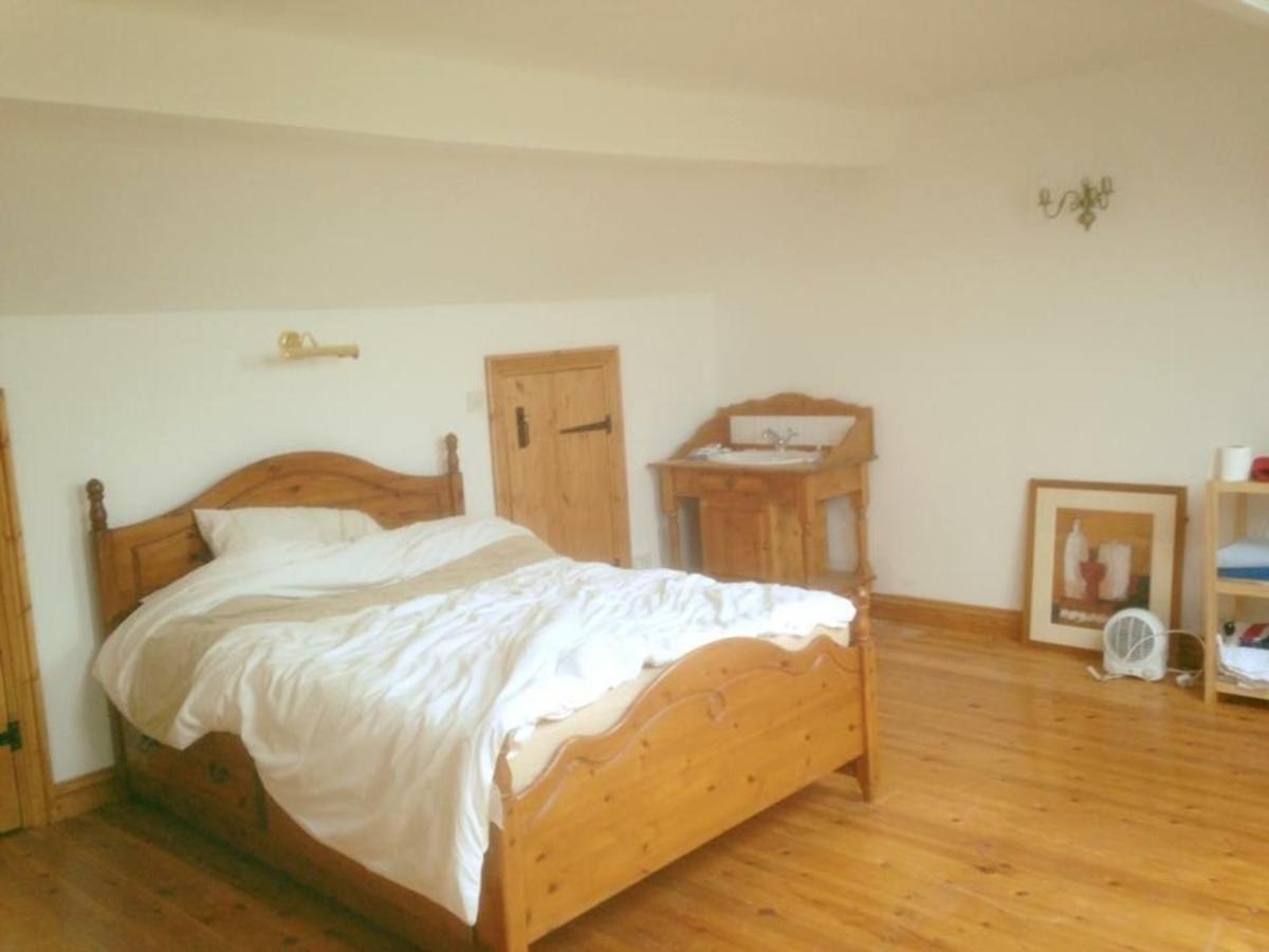 Quaint 4 Bed Barn Conversion Barnhouse Starshinezz Trimdon Grange Exterior photo