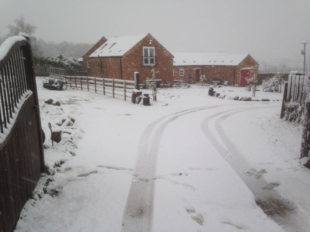 Quaint 4 Bed Barn Conversion Barnhouse Starshinezz Trimdon Grange Exterior photo