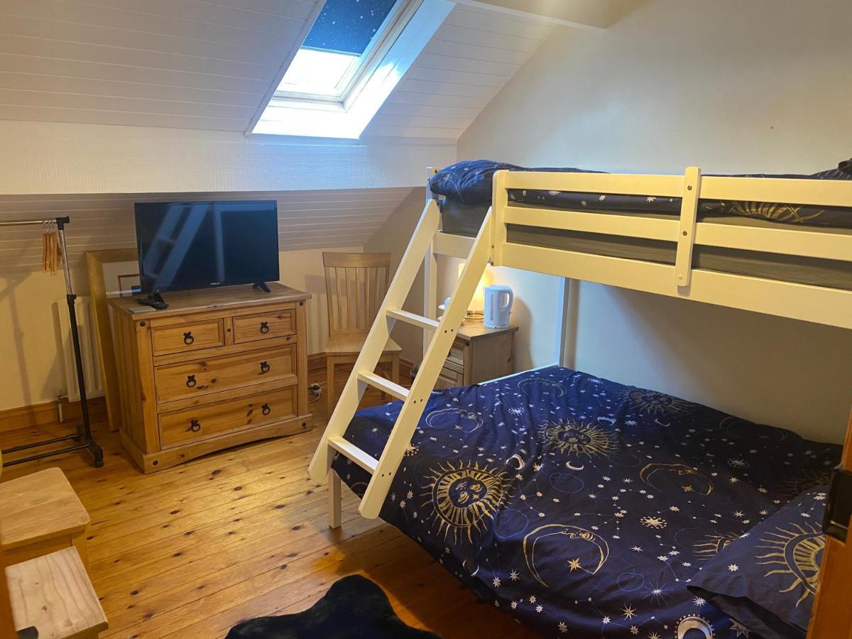 Quaint 4 Bed Barn Conversion Barnhouse Starshinezz Trimdon Grange Exterior photo