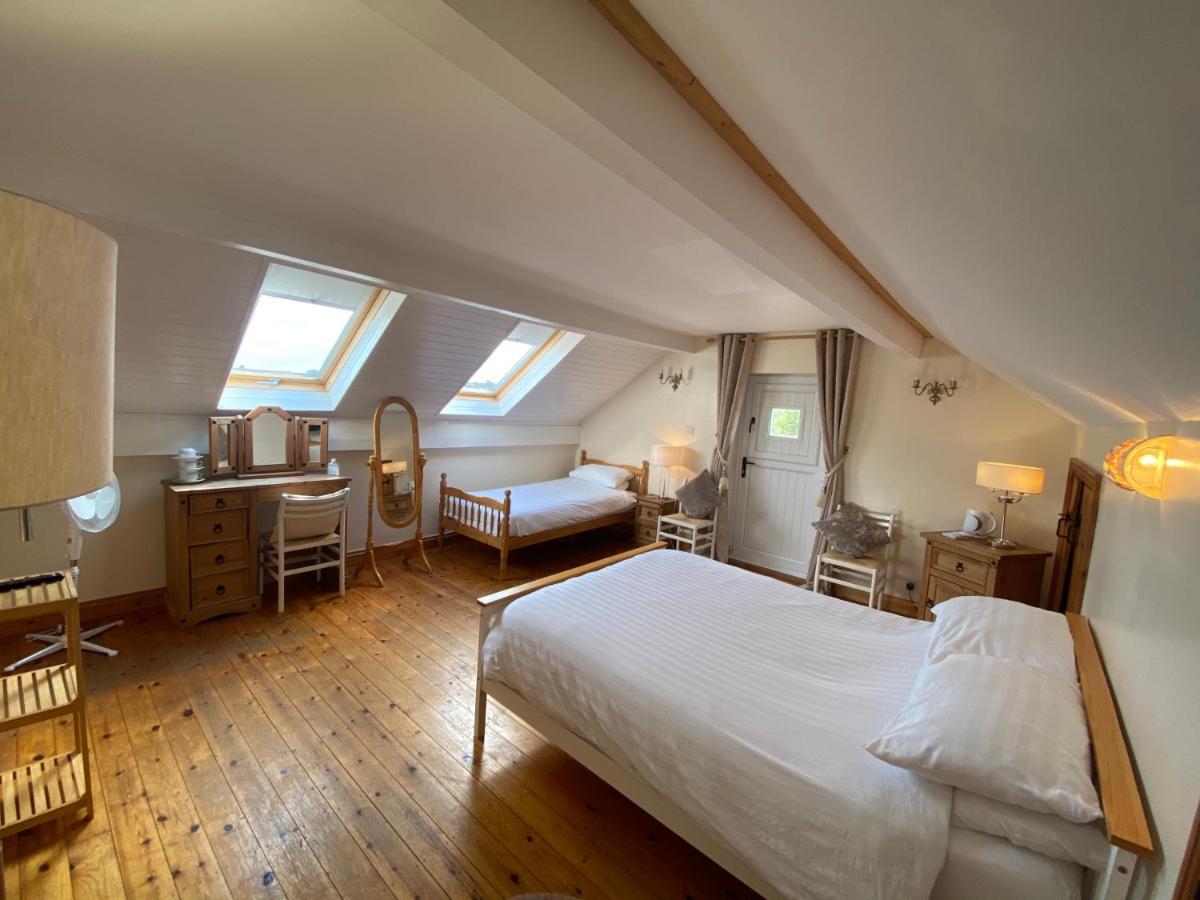 Quaint 4 Bed Barn Conversion Barnhouse Starshinezz Trimdon Grange Exterior photo